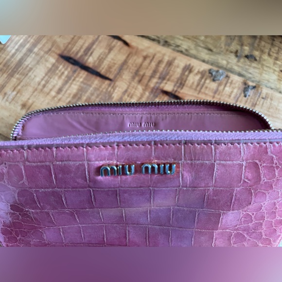 MIU MIU Croc Embossed Zippy Wallet - Picture 14 of 16